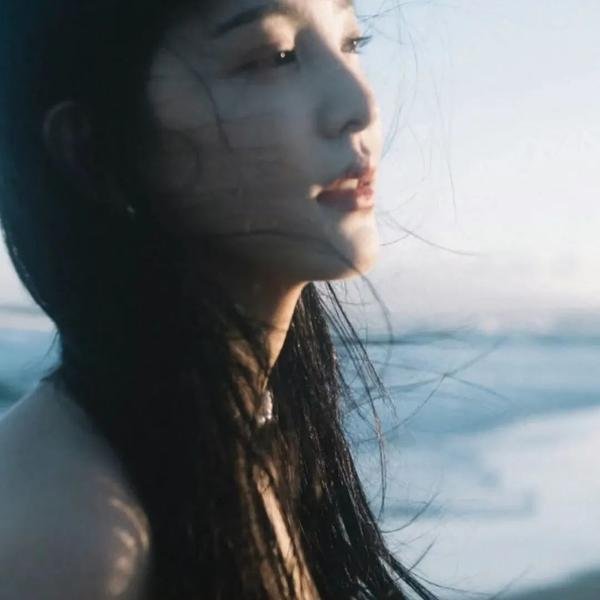 替嫁新娘，亿万老公宠上天